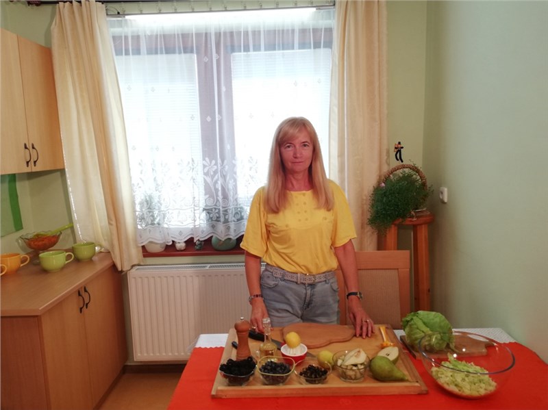 ľadový šalát s hruškami a čučoriedkami