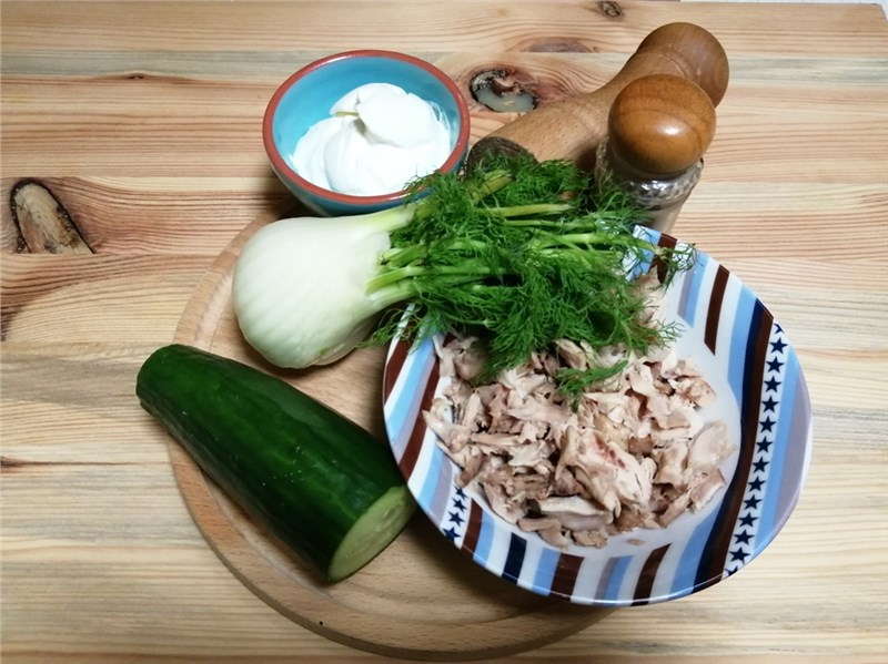 salat s uhorkou a feniklom recept