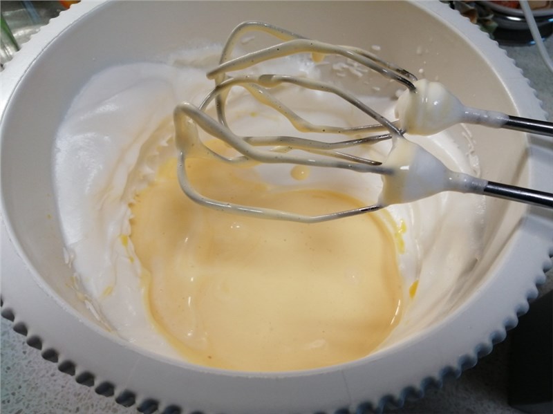 ako vyšľahať vajíčka do peny recept