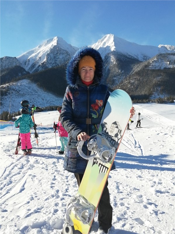 Strednica lyžovačka snowboard