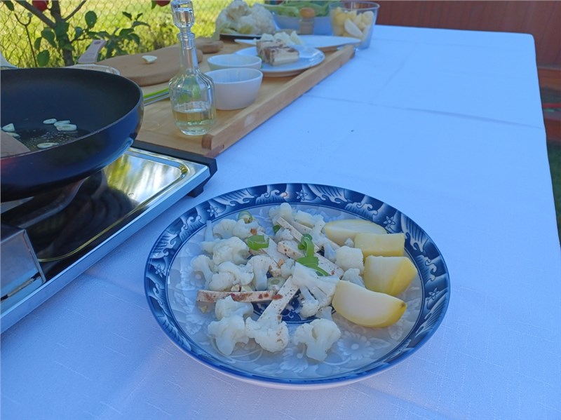 obedy z karfiolu a tofu