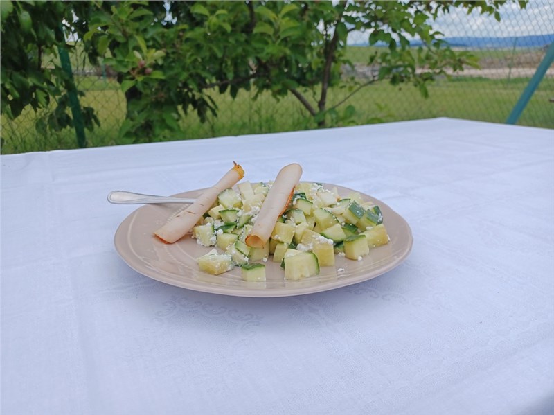 uhorkovo zeleninovy salat recepty