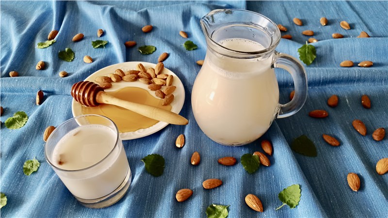 mandlove mlieko