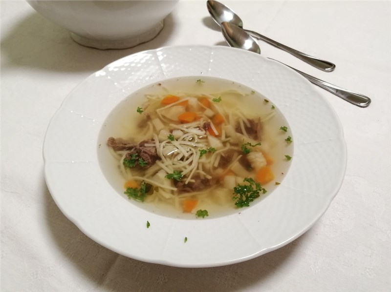 hovädzia polievka recept