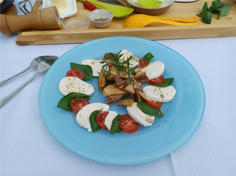 peceny baklazan s caprese